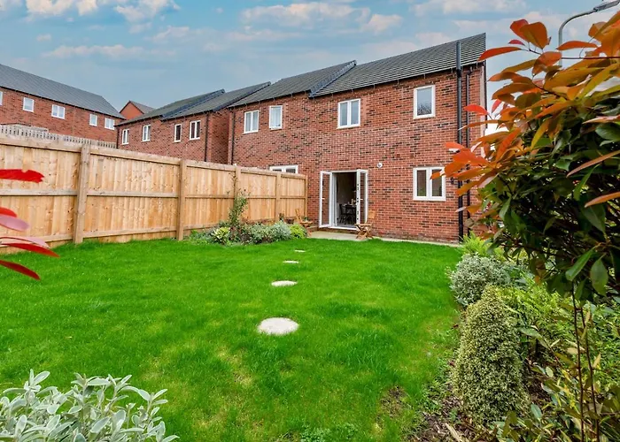 Pass The Keys Contemporary 2 Bedroom Home